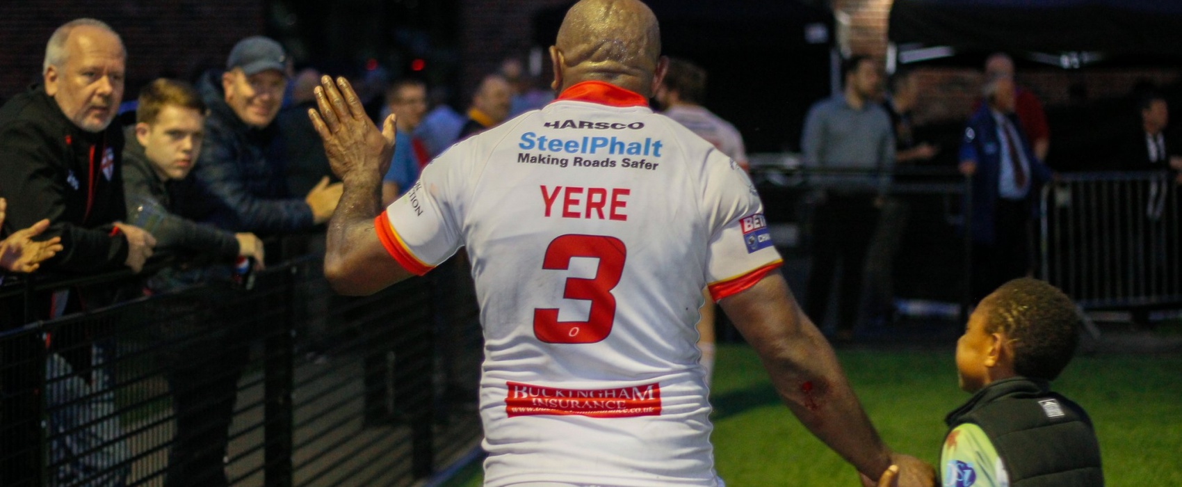 Menzie Yere pens one-year contract with Eagles