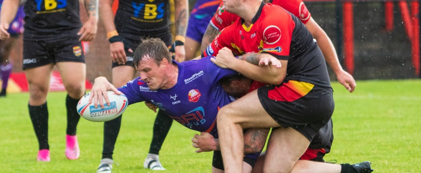 Eagles raid Rams to claim late draw